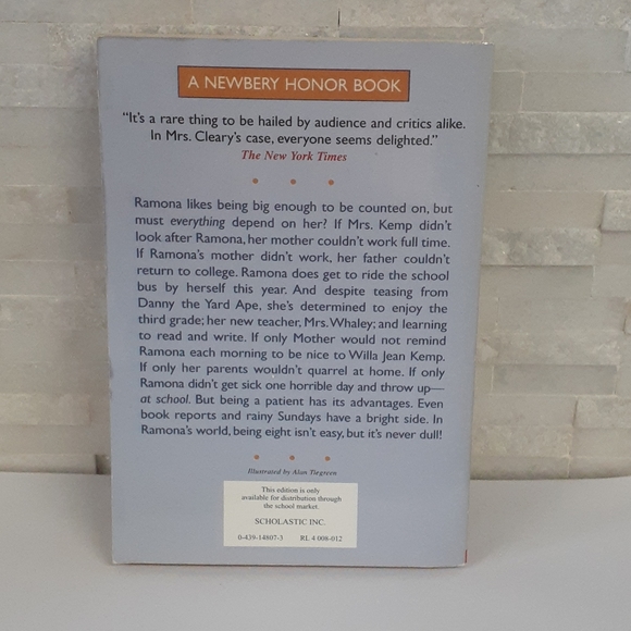 BOOK- Ramona Quimbly, Age 8 - Picture 2 of 4